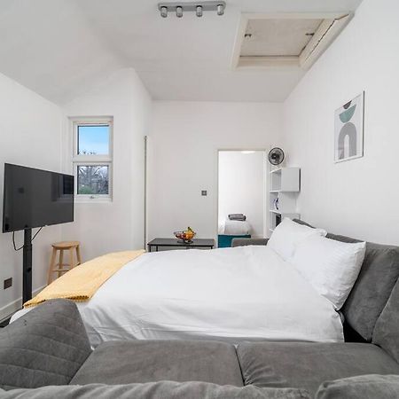 New 3Bed Stylish Apartment With Amazing Transport Londýn Exteriér fotografie