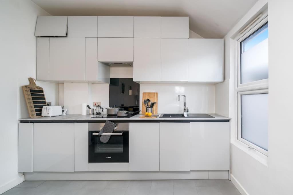New 3Bed Stylish Apartment With Amazing Transport Londýn Exteriér fotografie